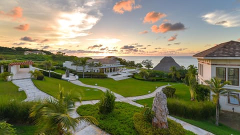 Las Verandas Hotel & Villas Resort in Bay Islands Department