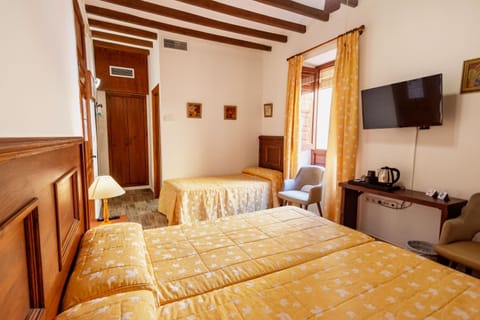 Hostal Loreto Bed and Breakfast in Dénia