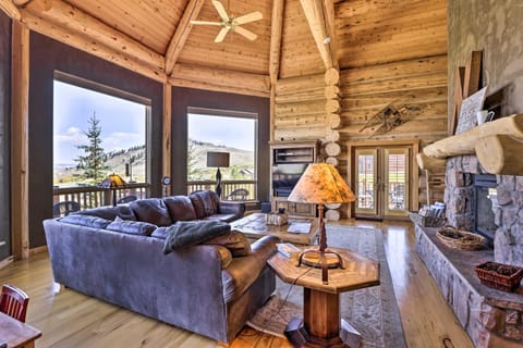 Spacious Granby Cabin with Skiing and Hiking Access! Casa in Granby