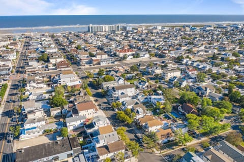 Family-Friendly Wildwood Apt Bike to Beach! Apartment in Wildwood