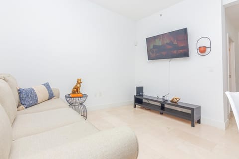 Miami Downtown Modern Apartment - 5 minutes to Wynwood - 10 minutes to South Beach Apartment in Miami