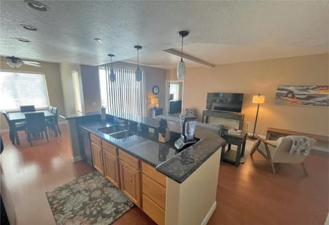 Deluxe Downtown Condo Close to Everything! Apartment hotel in Salt Lake City