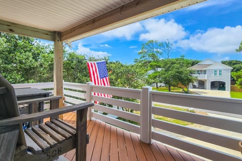 Coastal Serenity - Unit A - Top Floor Apartment in Kill Devil Hills