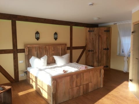 Pension zum Holzpantoffelmacher Bed and Breakfast in Burg