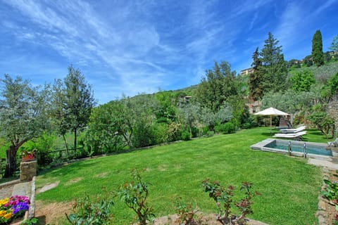 Villa Calcinaio by PosarelliVillas Chalet in Cortona