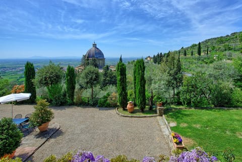 Villa Calcinaio by PosarelliVillas Chalet in Cortona