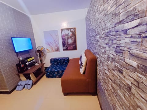 UNO'S Place with Karaoke,Wifi,Netflix and Balcony Apartahotel in Bacoor