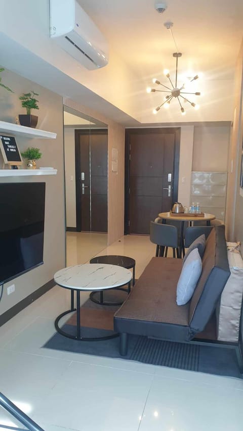 Uptown Parksuites Tower 1 BGC Apartment hotel in Makati