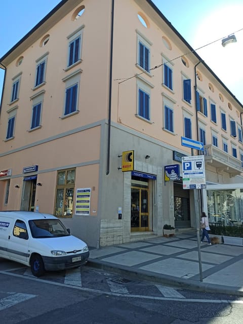 Property building, Neighbourhood, Street view