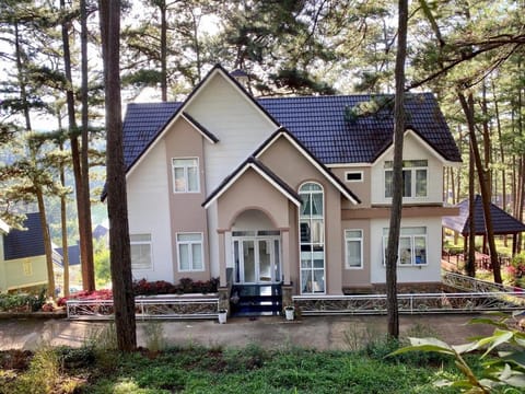 Lan anh Village - Luxury villa Tuyen lam lake view Villa in Dalat