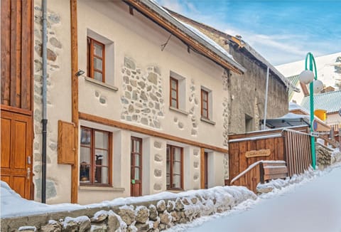 Property building, Balcony/Terrace, Mountain view