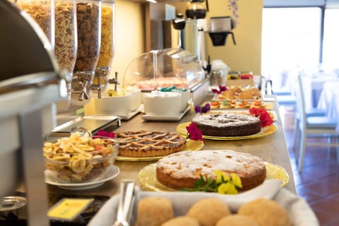 Food and drinks, Food, Buffet breakfast