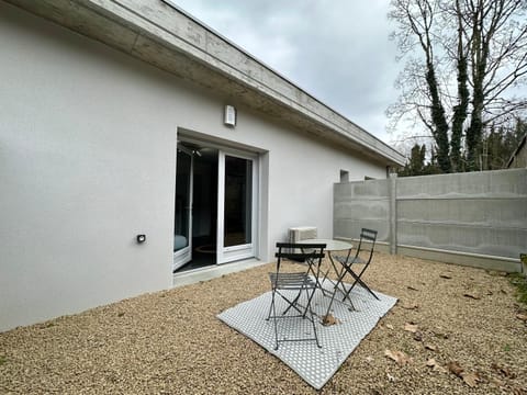 LE CHIC - Terrasse & Parking Apartment in Mont-de-Marsan