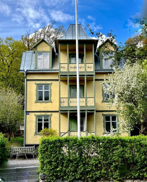 Historic apartment near the city by the water Apartment in Solna