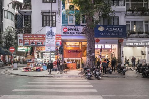 Old Quarter with City View - Coffee Downstair Copropriété in Hanoi