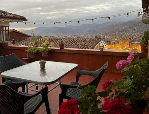 Balcony/Terrace, City view, Mountain view