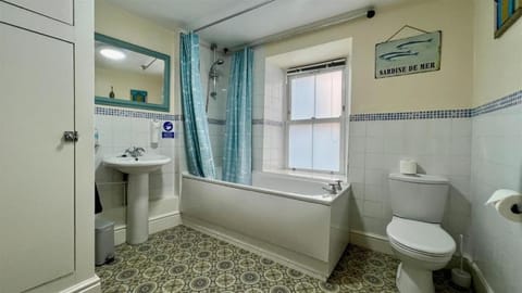 Luxury 4 Bedroom Seaside Apartment - Glan Y Werydd House Condo in Barmouth