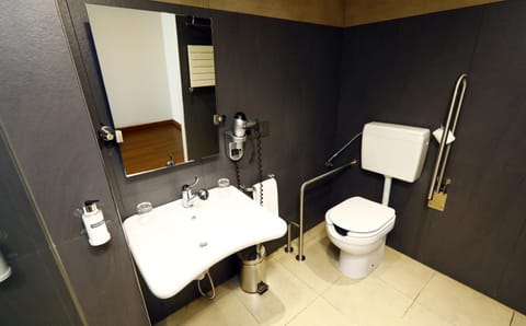 Bathroom, Facility for disabled guests