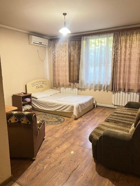 Bed, Photo of the whole room, Bedroom, air conditioner