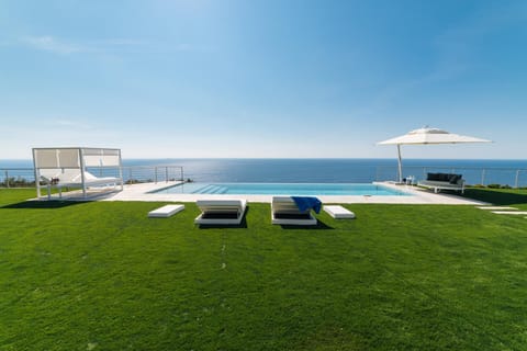 Day, Natural landscape, Garden, Solarium, Pool view, Sea view, Swimming pool, sunbed