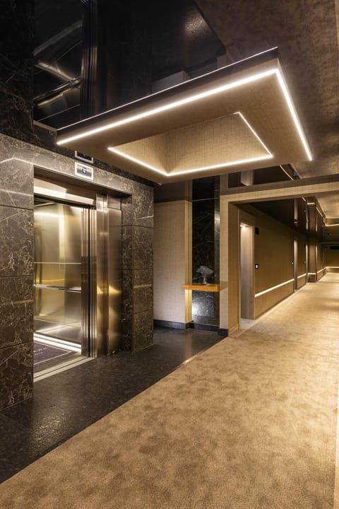 Decorative detail, Floor plan, Food, elevator