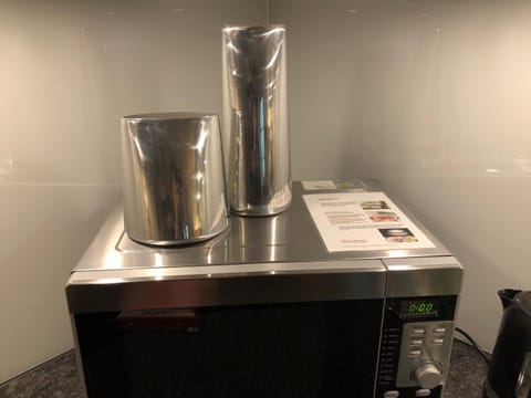 Coffee/tea facilities, minibar