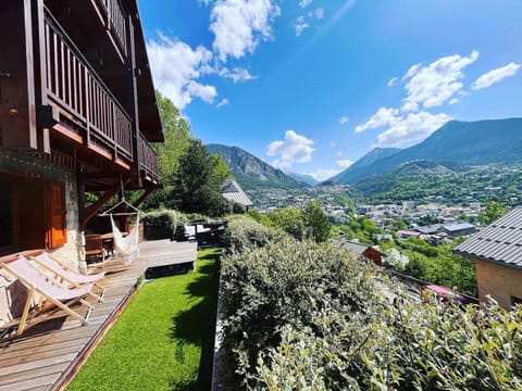 Balcony/Terrace, Mountain view, Mountain view