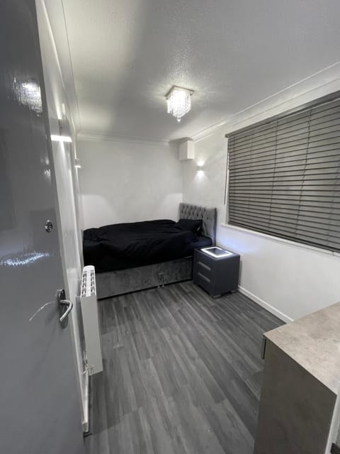 Newly refurbished modern 2 bedroom flat Eigentumswohnung in Felixstowe
