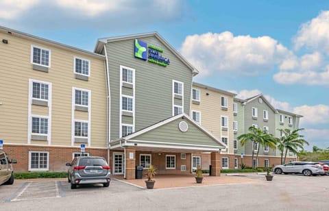 Extended Stay America Select Suites - Lake Worth Hotel in Lake Worth