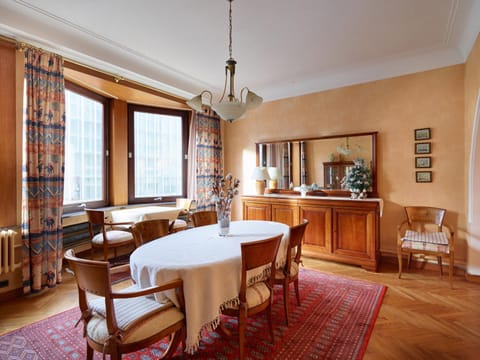 Decorative detail, Dining area