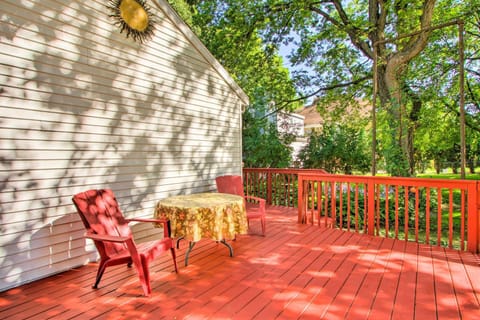 Elegant Home with Deck, 5 Blocks to Mayo Clinic Casa in Rochester