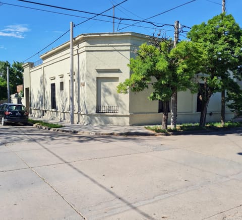 Lechuza Bolivar Villa in San Antonio de Areco