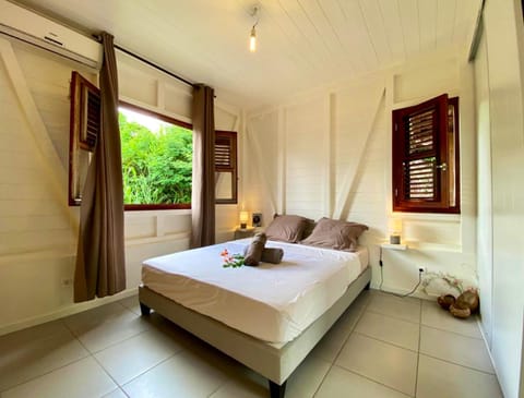 Villa de 2 chambres avec piscine privee jardin clos et wifi a Case Pilote a 3 km de la plage Villa in Martinique
