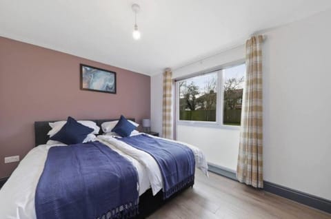 The Exquisite Harrow Gem -Parking Apartment in Harrow