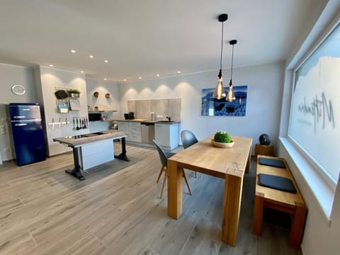 Coffee/tea facilities, Dining area, Facility for disabled guests, dishwasher, minibar, soundproof, kitchen, acessibility