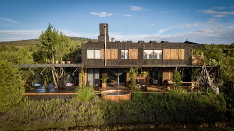 Property building, Day, Natural landscape, Lake view, Mountain view