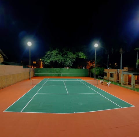 Night, Tennis court