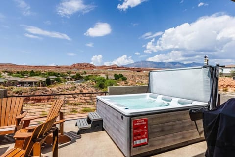 Coral Canyon Pool Private Hot Tub Fire Pit Haus in Washington