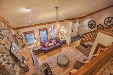 Aspencliffe Home - Peaceful - Spacious - Hot Tub House in Blue River