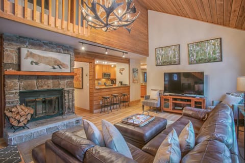 Aspencliffe Home - Peaceful - Spacious - Hot Tub Maison in Blue River