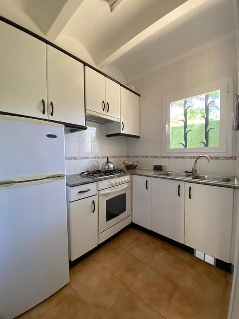 Kitchen or kitchenette, pet friendly, kitchen