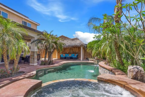 Paradise private resort with waterfall pool House in Indio