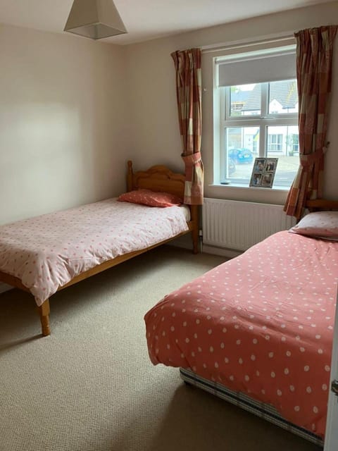 Strand Cottage, Ballycastle. Modern Home House in Ballycastle