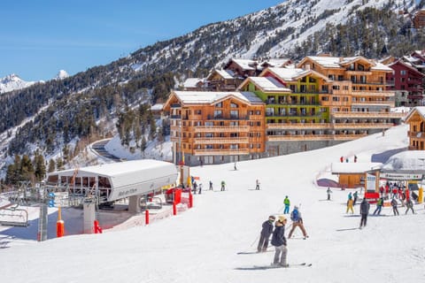 People, Natural landscape, Winter, Skiing, Mountain view