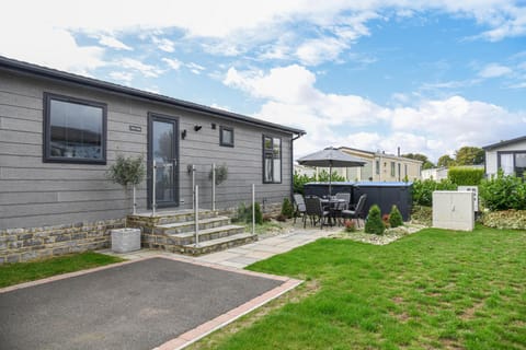 Alde Lodge - 5 mins from beach with EV Point House in Aldeburgh