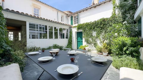 Property building, Patio, Garden, Dining area, Garden view