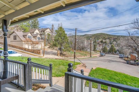 1BR Quiet Neighborhood & Nearby Parks House in Manitou Springs