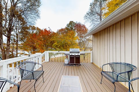 Lake Escape House in Smith Mountain Lake