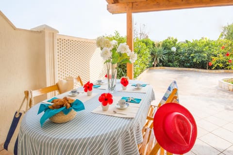 Patio, Dining area