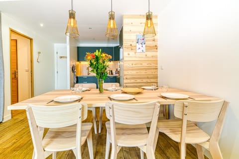 Dining area, kitchen